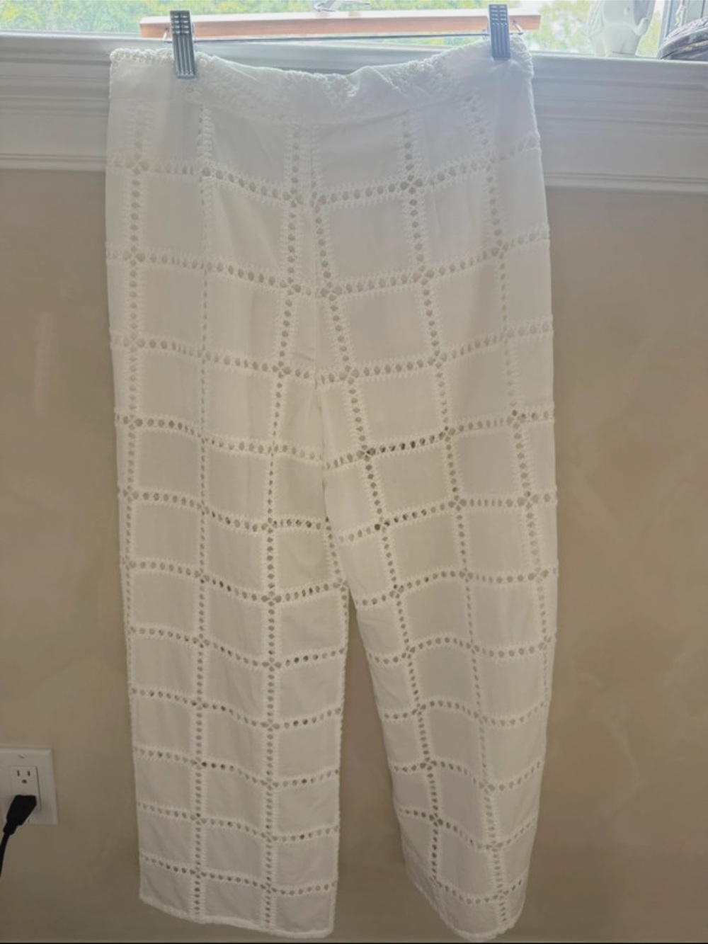 Never Worn Zara White Eyelet Wide Leg Pants